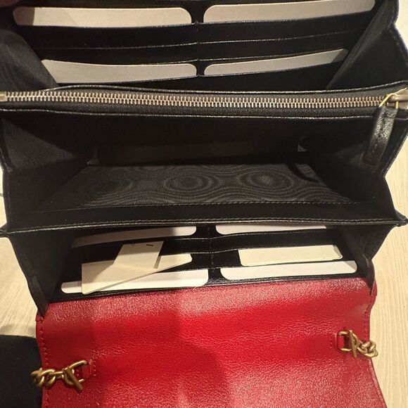 Brand new with box and dustbag Gucci leather marmont wallet on chain fits phone - Picture 8 of 9